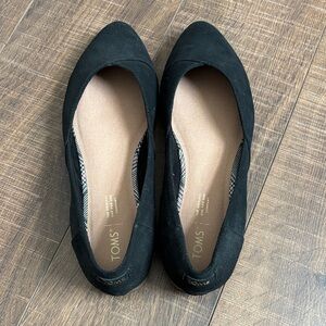 TOMS Women's Classic Black Loafers